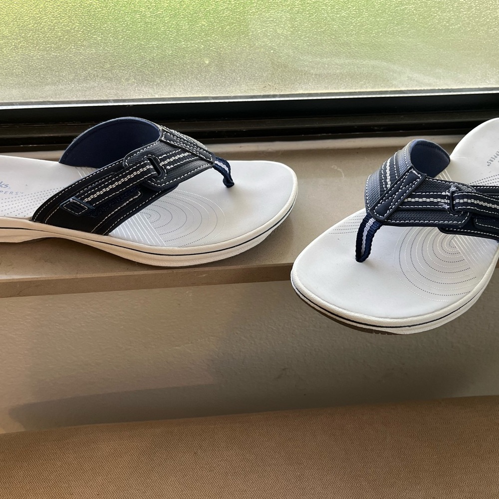 Clarks Navy and White Slide Sandals
